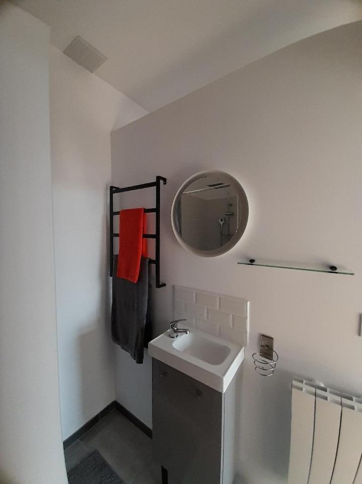 Les Fred's Apartment